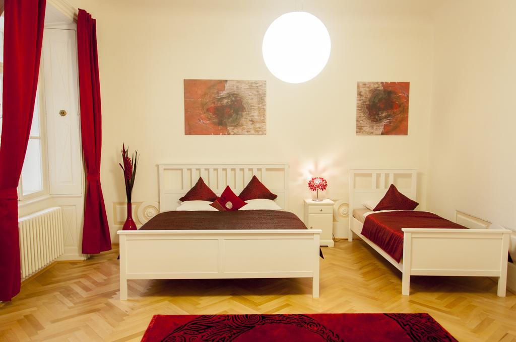 Cherry Charm Apartments Prague Room photo